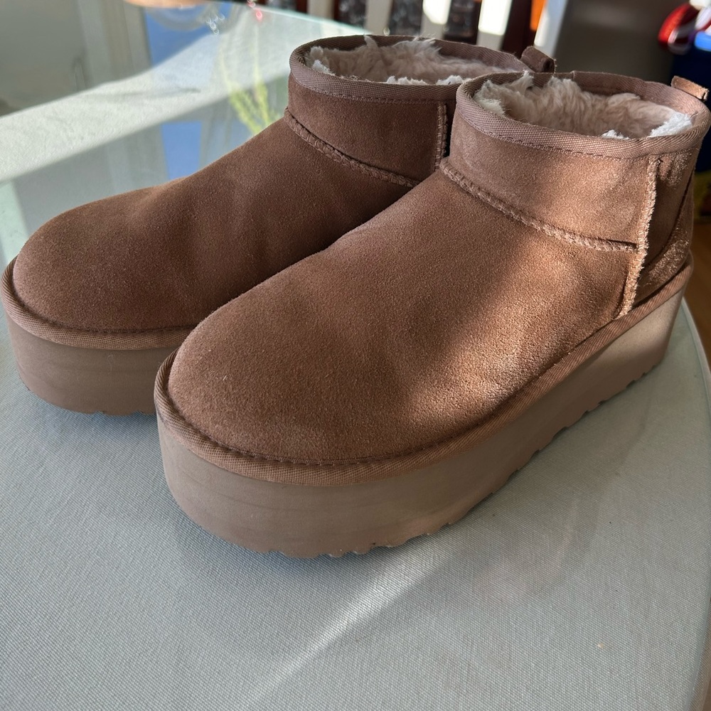 Platform Short Uggs - image 2